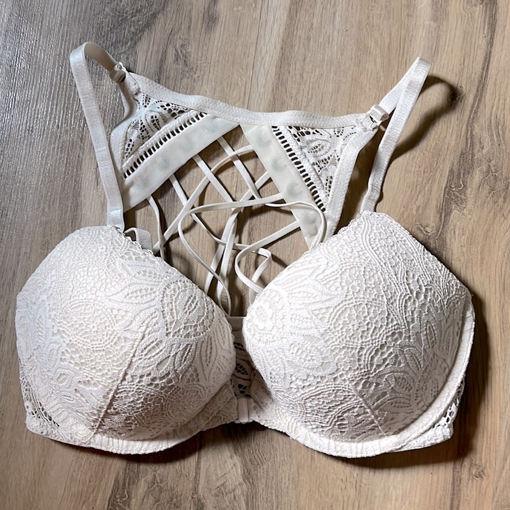 Victoria’s Secret white lace racerback push up bra 32D